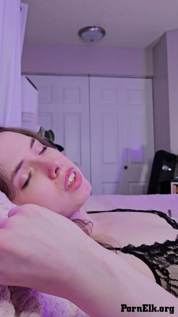 GoddessKayQueen - Berries n Creampies  [4K 2160]