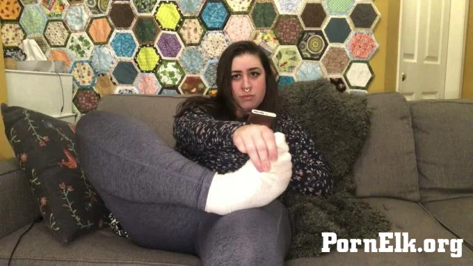 Ladyaislynn - Let Me Itch My Feet On Your Face  [FullHD 1080]