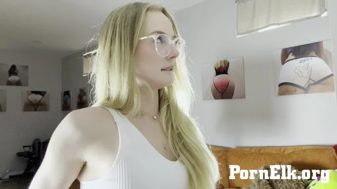 Fetish Nature Films - Gassy Saras Video Log POV Front Angle  [4K 2160]