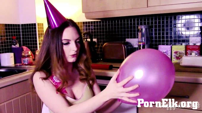 Buffy LeBrat - Birthday Party Balloon Popping in Latex  [FullHD 1080]