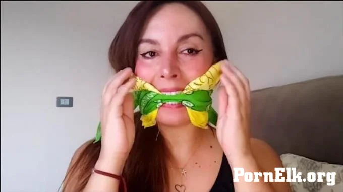 Italian Girl Gagged  [FullHD 1080]