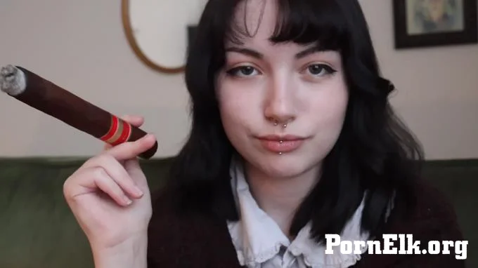 Charlotte Darling - Seductive girlfriends first cigar  [FullHD 1080]