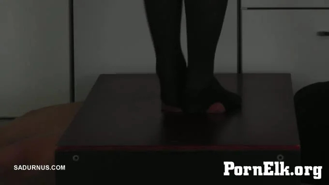 Sadurnus - The slaves orgasm under Mistress Cleos stocking feet  [FullHD 1080]