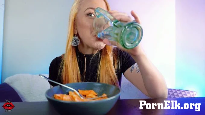 evelynrougeXXX - Dominatrix Food Porn and Lip Fetish Health Prevention Class  [FullHD 1080]