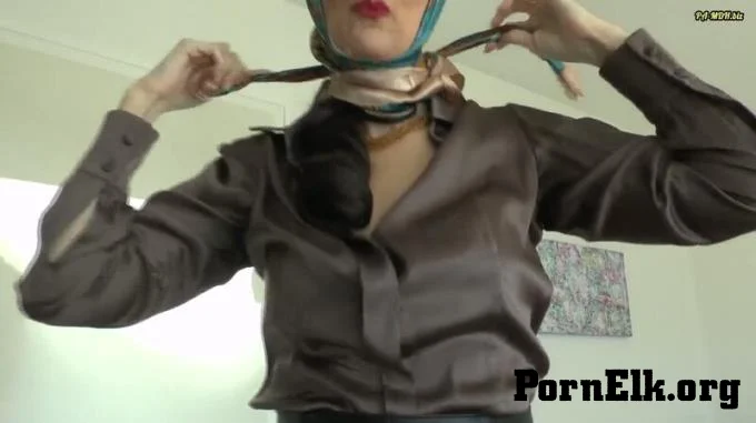 Lady_Victoria_Valente - Nachmittags-kopftuch-Anprobe Teil 1  [FullHD 1080]